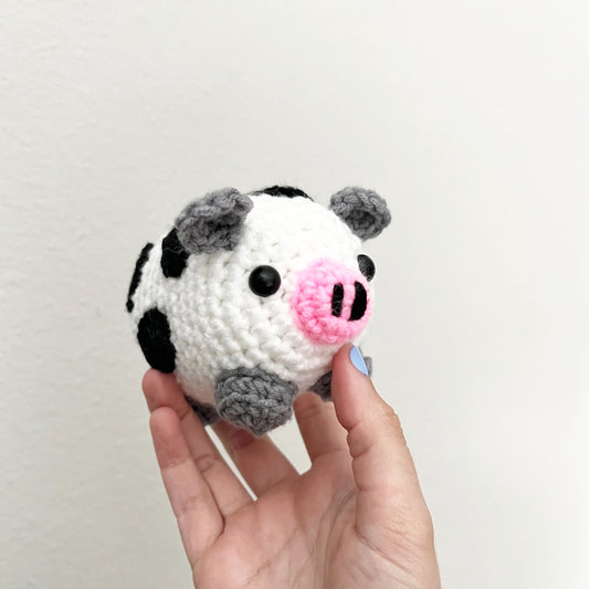 Carolyn the Cow finished crochet project