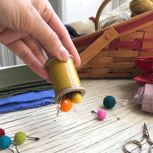 Cohana Magnetic Ceramic Spool Pin Holder