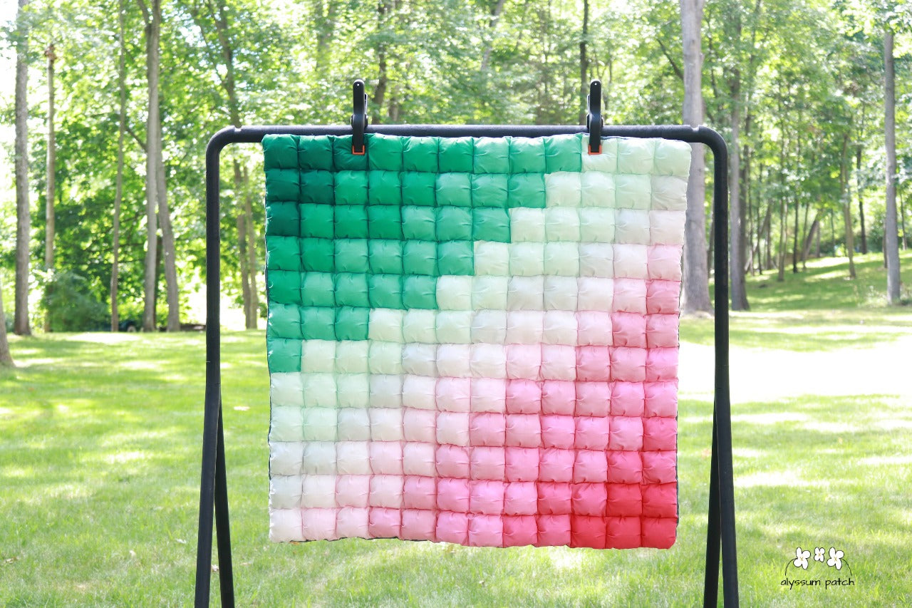 Patchwork Puff Playmat in Melon